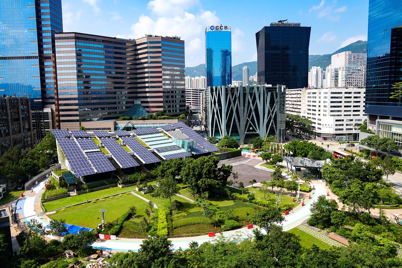 Instalação de energia fotovoltaica no jardim ou no telhado: o que é melhor?
